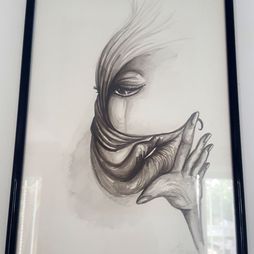 Emotions visage triste forcé de sourire encre de chine