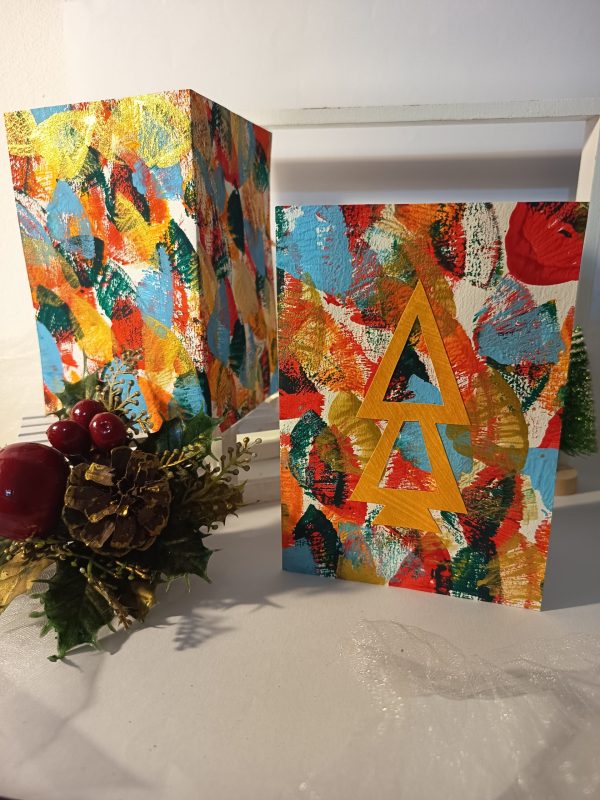 Carte de noël artisanale – Happy — couleurs vives, motifs joyeux et colorés