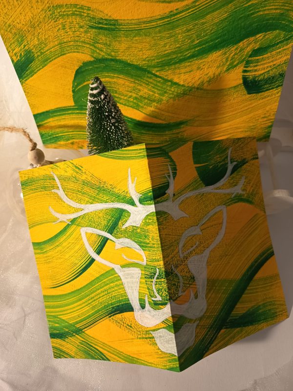 Carte de noël artisanale – Rène — jaune et vert, silhouette de renne, très graphique