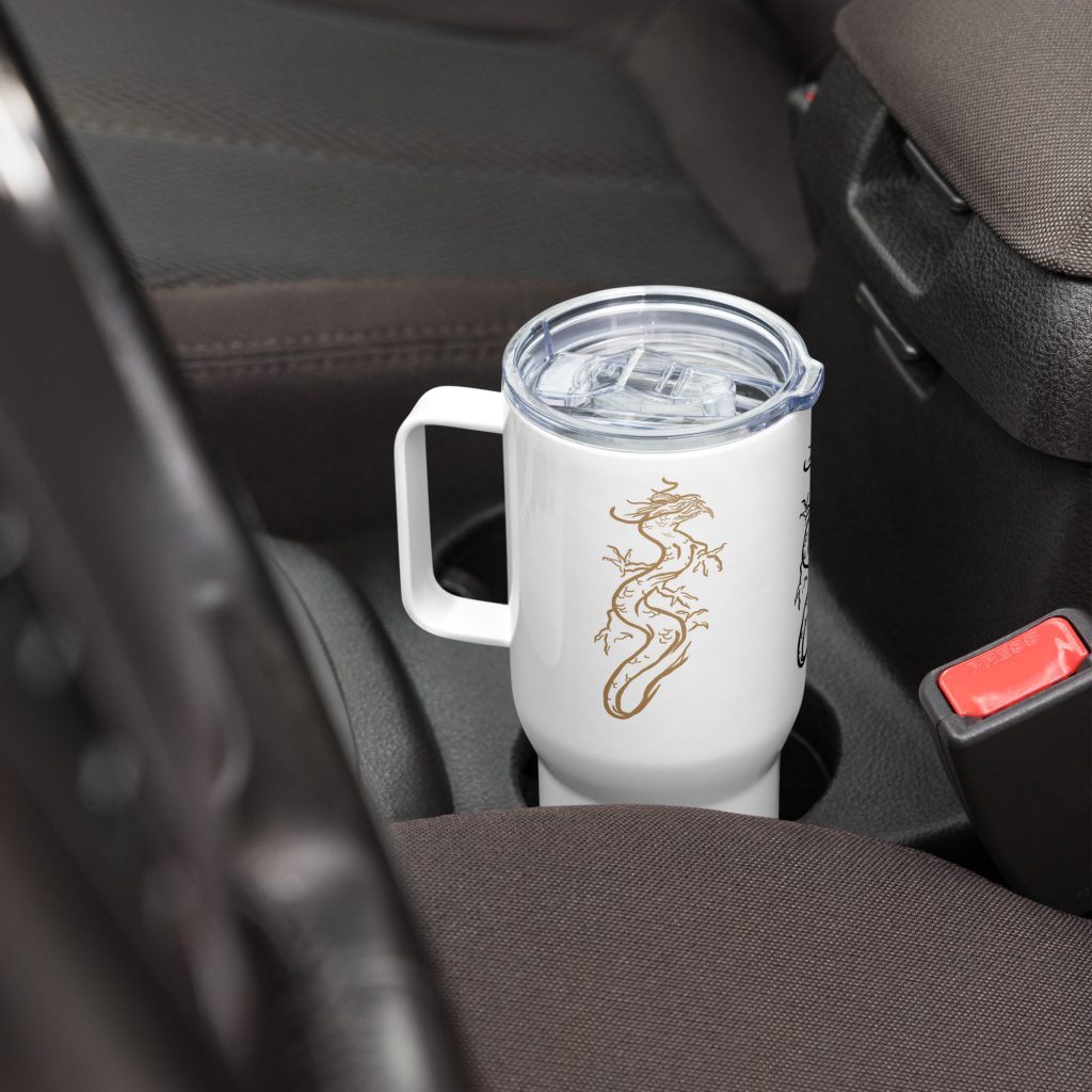 Grand Mug thermos Dragon — Or & Encre. Un mug isotherme en acier inoxydable, pour puiser dans sa force chaque jour.