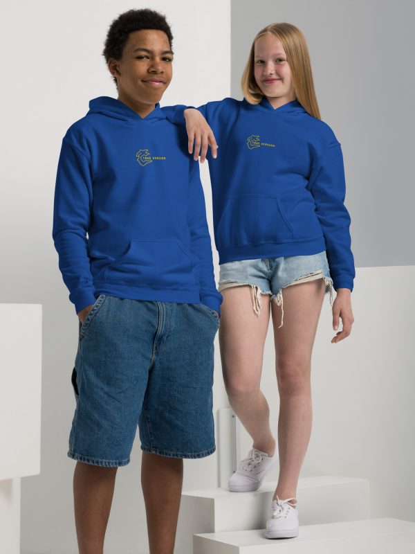 Sweat True Version, épais et confortable, avec une tête de profil et un message. Un motif qui raconte une part de soi. Bleu
